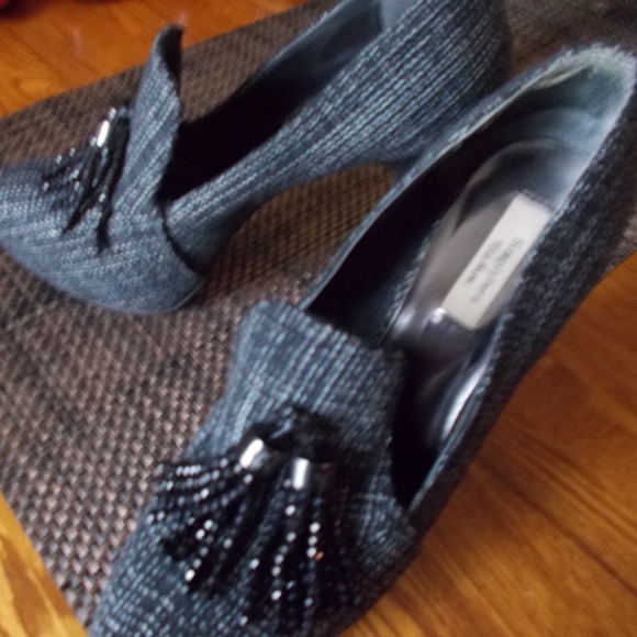 SIMPLY VERA WANG TASSEL HEELS SZ 7.5 - Picture 3 of 7